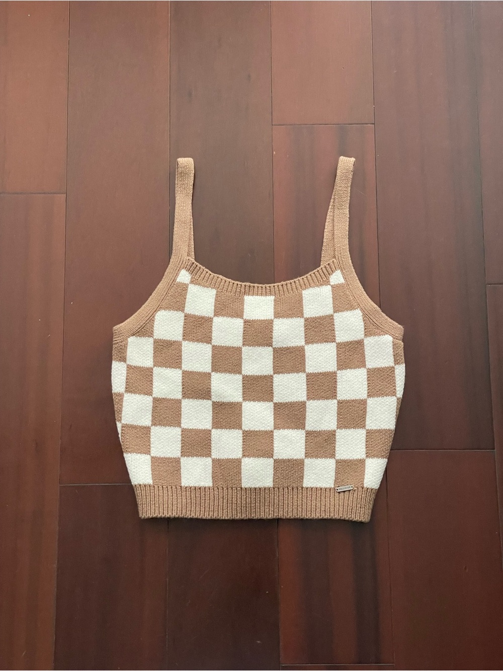 Hollister Two-Tone Knit Sweater in Tan & White